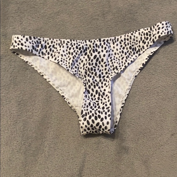 Bikini Set - Picture 2 of 5